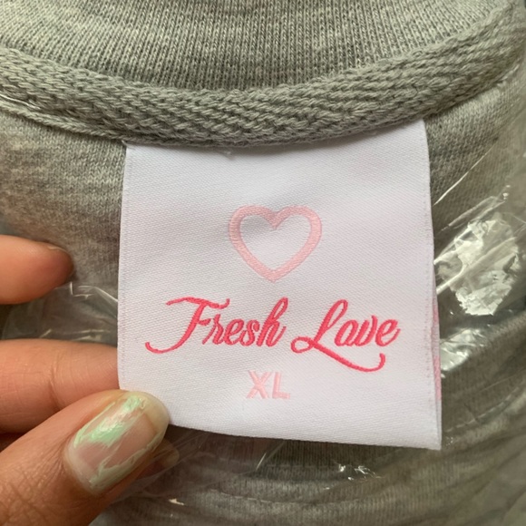 FreshLove Crewneck! - Picture 3 of 4